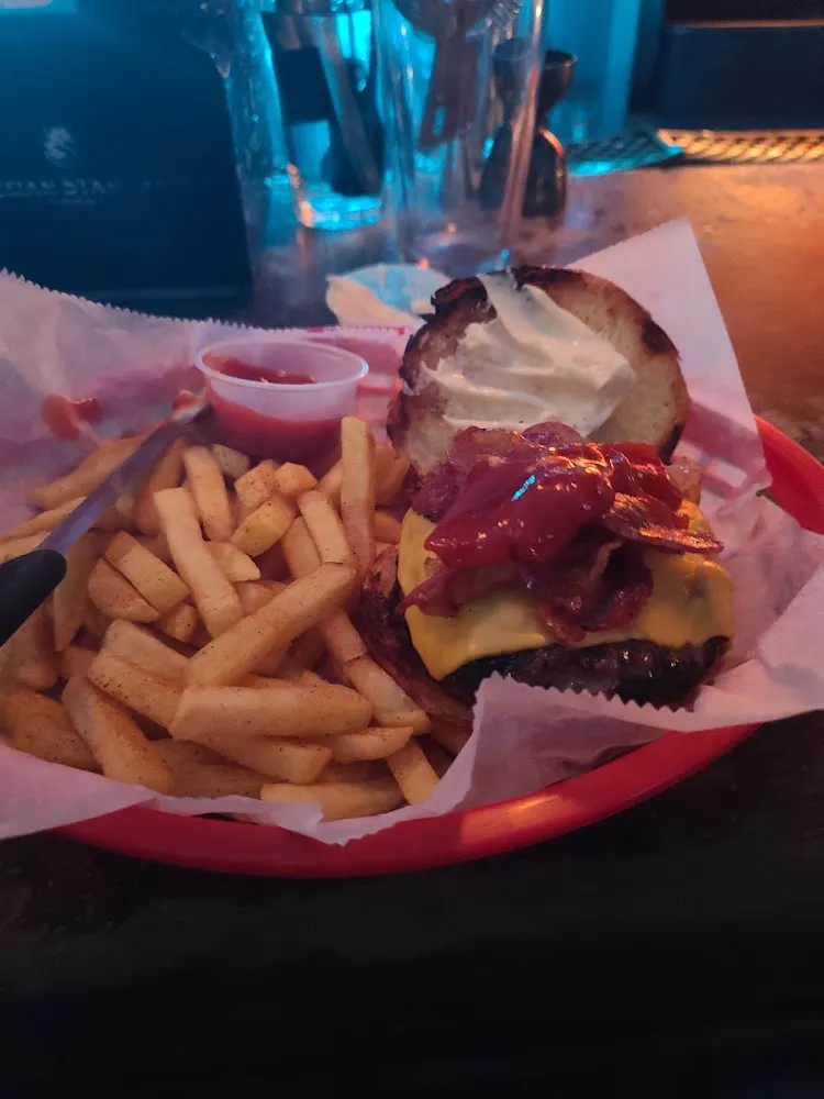 Cheeseburger and Fries